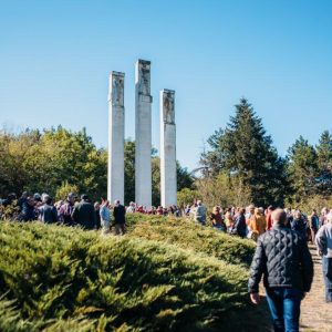 БСП отбеляза Денят на независимостта с празник-събор край паметника „Септемврийци” в село Байкал