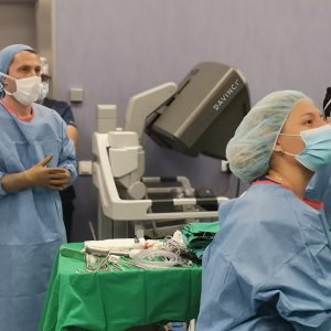 В „Сърце и Мозък“-Плевен стартираха първите робот-асистирани гинекологични операции с da Vinci Х