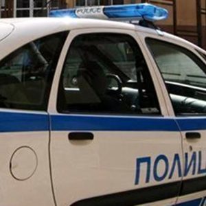 В Плевенско: Засякоха на пътя шофьор без книжка и с контролни знаци за друго МПС…