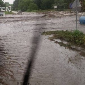 Над 30 сигнала са постъпили на горещия телефон на община Плевен след бурята